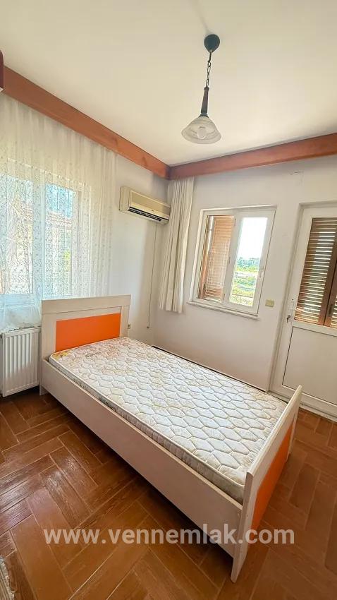 In der Nachbarschaft Okçular Mahallesi zu vermietende freistehendes Haus