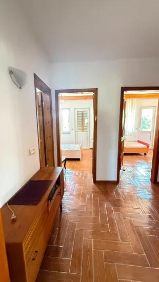 In der Nachbarschaft Okçular Mahallesi zu vermietende freistehendes Haus