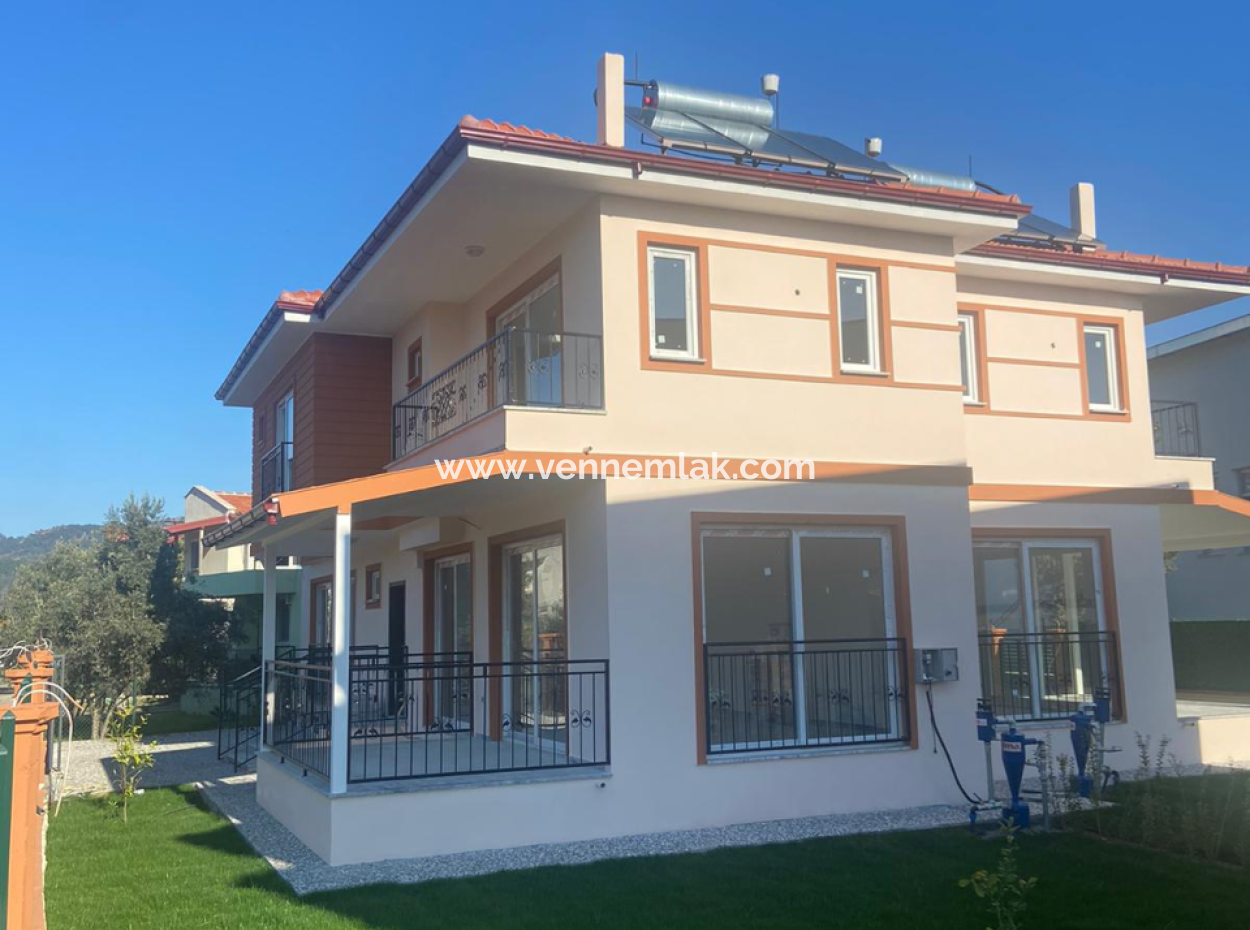 Ortaca Cumhuriyet Mahallesinde Satılık İkiz Dubleks